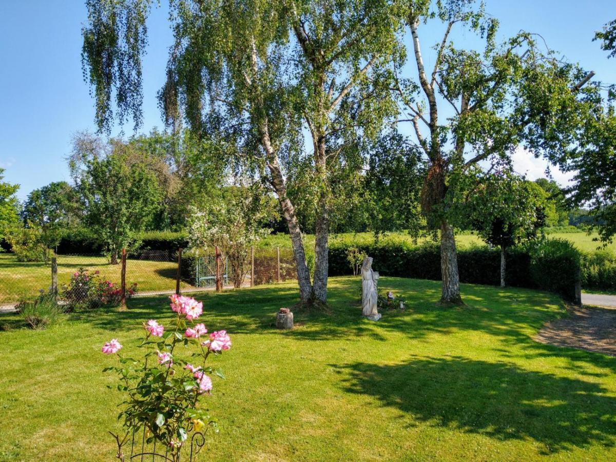 Gite La Maison De Lea Villa Saint-Agnant-de-Versillat Exterior foto